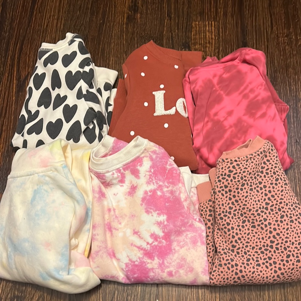 Bundle of 6 girls size small / 6 sweatshirts